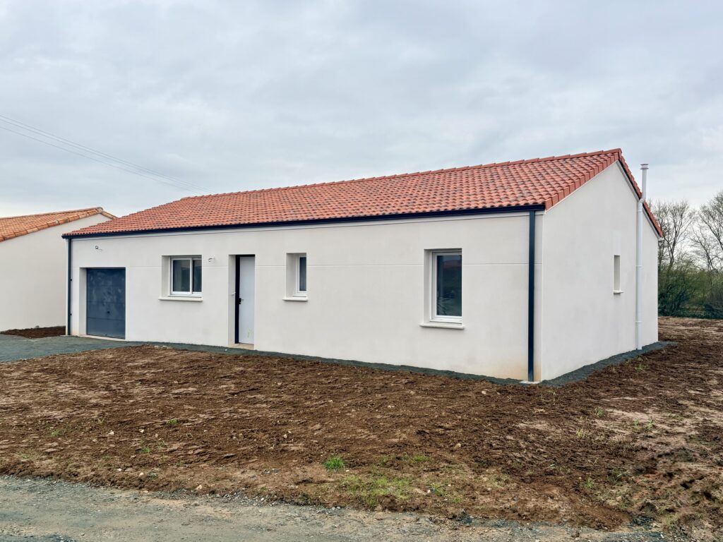 Maison traditionnelle avec garage construite par Les Pavillons du Bocage, La Roche-sur-Yon 2026